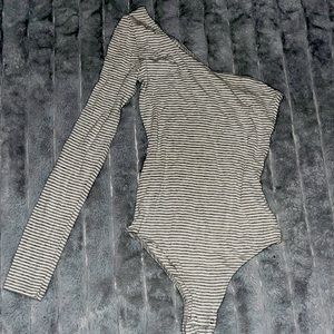 One-sleeved bodysuit SMALL
